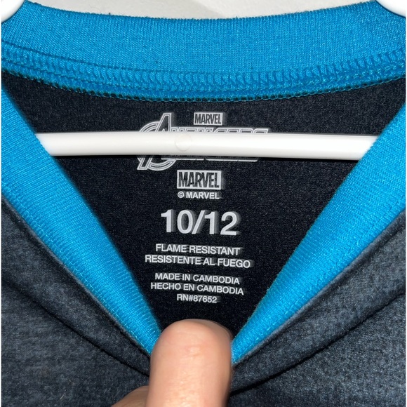 Boys pajama lot mostly size 10/12 however the 2 pair of Dino PJs-12/14 - Picture 15 of 16